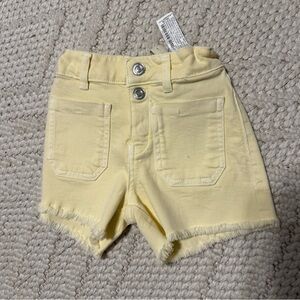 NWOT, Zara Kids Pale Yellow Frayed Denim Shorts, size 6